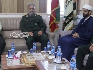 دیدار فرمانده و جمعی از کارکنان سـ.پاه شهرستان بستک با فرماندهی انتظامی شهرستان