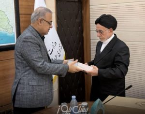 دیدار سید عبدالرحمن توانا (متولی) و جمعی از سادات با دکتر آشوری استاندار هرمزگان