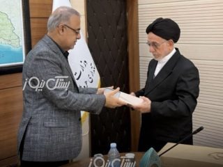 دیدار سید عبدالرحمن توانا (متولی) و جمعی از سادات با دکتر آشوری استاندار هرمزگان