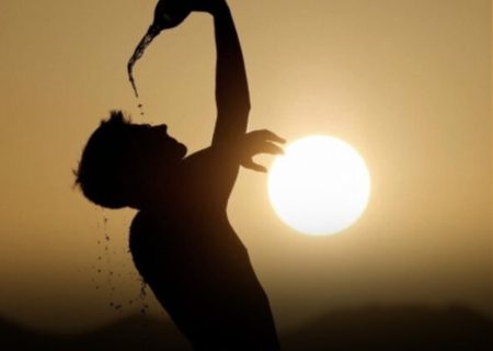 گلایه‌ مردم بستک از قطعی برق در گرم‌ترین ساعت روز و قطعی بدون برنامه آب در گرمای طاقت‌ فرسای تابستان