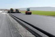 تداوم عملیات عمرانی در گردنه “شِوِرز” محور بستک–لار؛ لزوم صبر، همکاری و رعایت ایمنی توسط پیمانکار