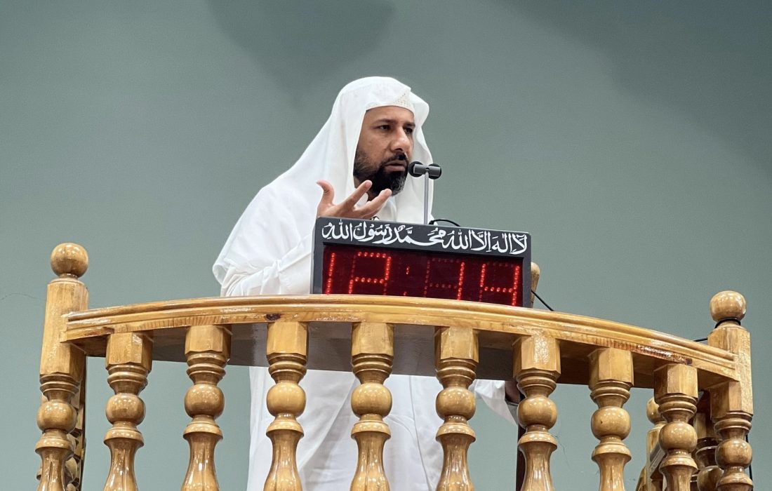 امام جمعه اهل سنت بستک:قطع برق مسجد جامع در زمان نماز جمعه نماد بی سلیقگی مدیریتی است / مسئولان سلیقه به خرج دهند و همه مشکلات را به گردن مردم نیندازند