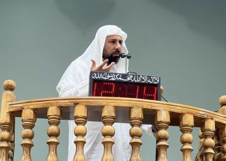 امام جمعه اهل سنت بستک:قطع برق مسجد جامع در زمان نماز جمعه نماد بی سلیقگی مدیریتی است / مسئولان سلیقه به خرج دهند و همه مشکلات را به گردن مردم نیندازند