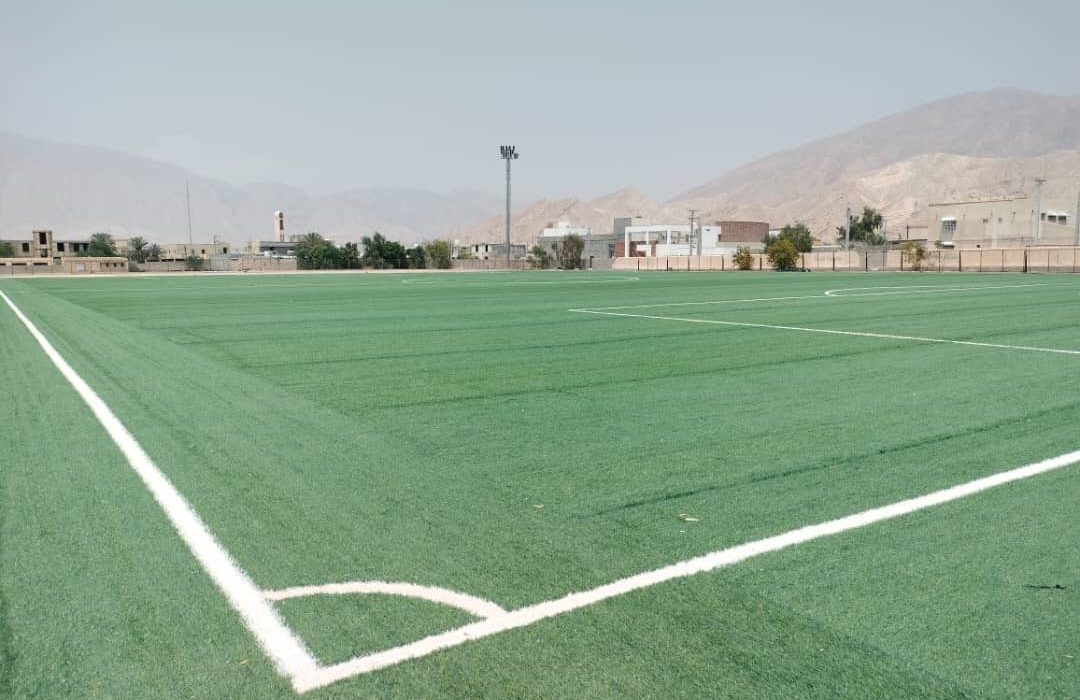 وضعیت نصب چمن جدید ورزشگاه تختی بستک به کجا رسیده‌است؟