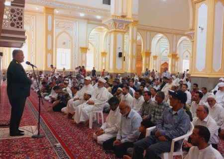 حضور سرهنگ شعبانی در جمع نمازگزاران مسجد جامع کوخرد جهت تبیین و تشریح خدمات نظام و دولت