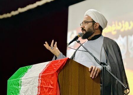 ایران علمدار تمدن نوین اسلامی در برابر تمدن منحط غرب است