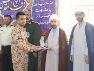 آیین گرامیداشت روز سرباز با حضور جمعی از مسئولین شهرستان بستک برگزار شد