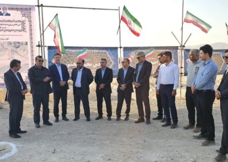 با پیگیری‌های احمد جباری:کلنگ‌ احداث باند دوم محور بستک – جناح به زمین زده شد