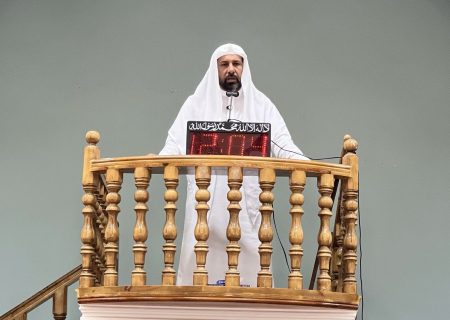 انتقاد امام جمعه بستک از تبدیل مسجد جامع قدیم بستک به لوکیشن عکاسی عروس و داماد