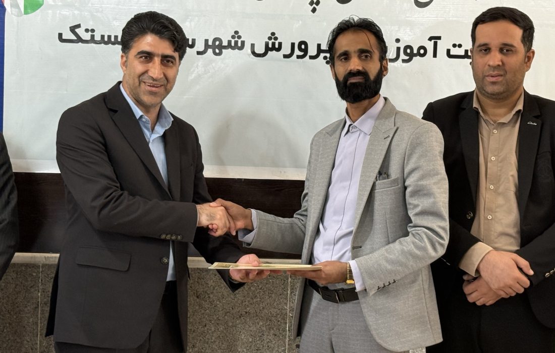 محمدنور احمدی به عنوان سرپرست آموزش و پرورش بستک منصوب شد