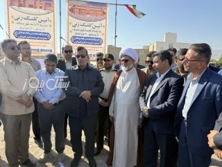 کلنگ دو مدرسه خیرساز ۱۲ و کلاسه در بستک به زمین زده شد