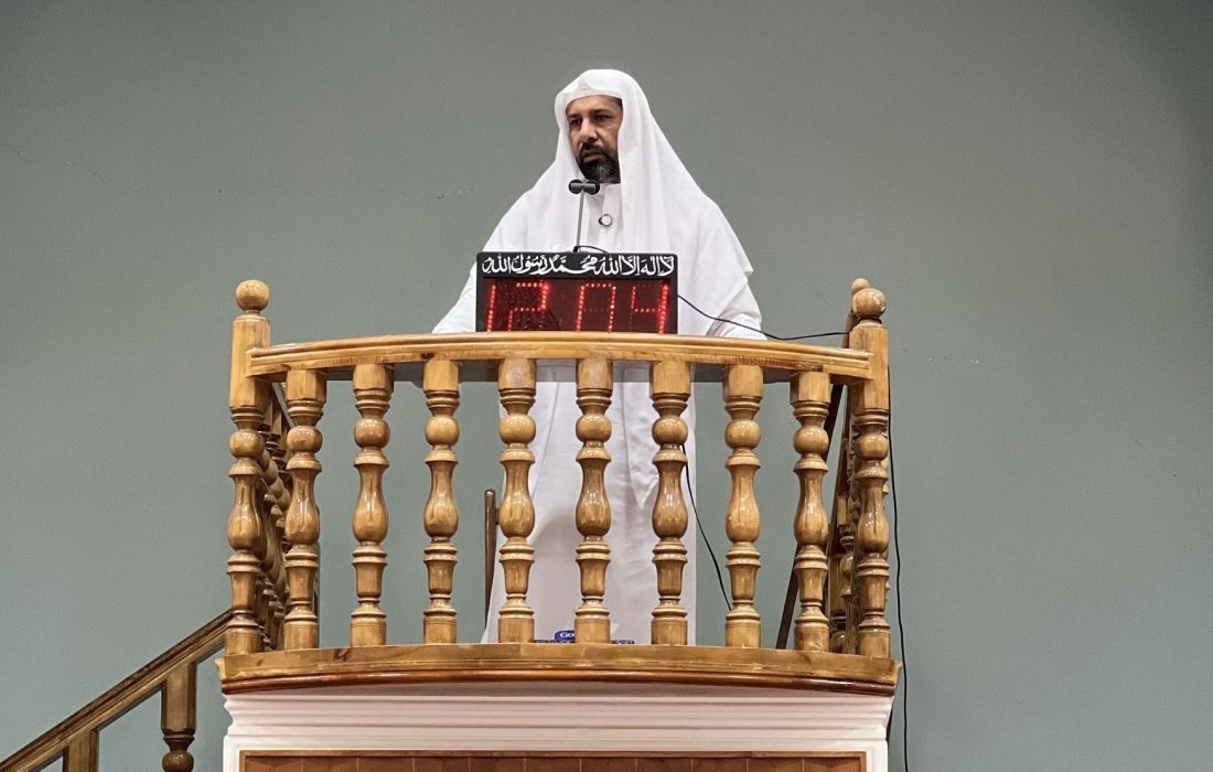 تاکید امام جمعه اهل سنت شهر بستک بر ضرورت اخلاق و احترام متقابل