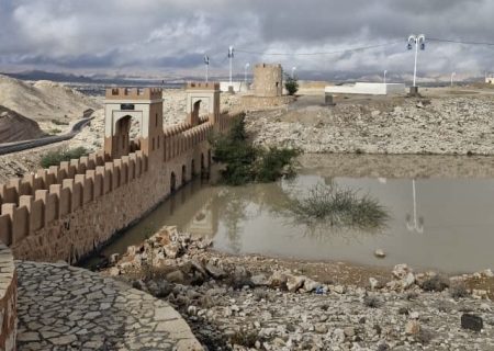 نقش سازه‌های آبخیزداری در آرام‌کردن خشم سیلاب و فراهم‌سازی فرصت نفوذ آب در شهرستان بستک