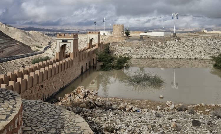 نقش سازه‌های آبخیزداری در آرام‌کردن خشم سیلاب و فراهم‌سازی فرصت نفوذ آب در شهرستان بستک