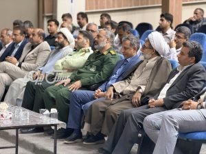 آیین تجلیل از مدیران و کارمندان نمونه شهرستان بستک در هفته دولت