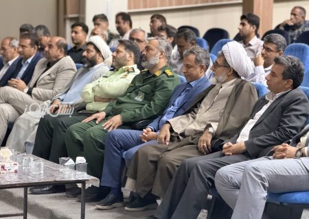 آیین تجلیل از مدیران و کارمندان نمونه شهرستان بستک در هفته دولت