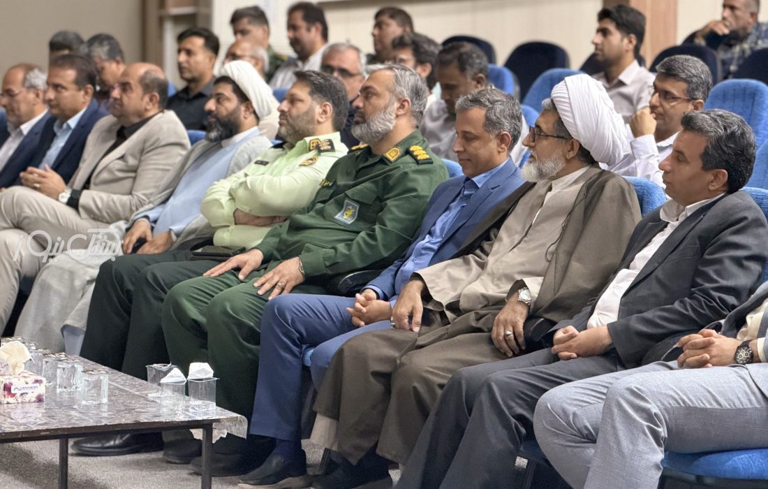 آیین تجلیل از مدیران و کارمندان نمونه شهرستان بستک در هفته دولت