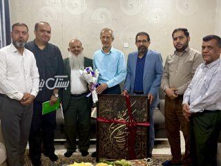 تجلیل از پیشکسوت رسانه بستک در دیدار صمیمی خبرنگاران با محمد روانپرور