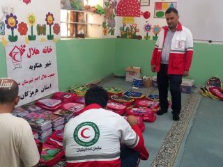 اهداء ۵۰۰ پکیچ وسایل مدرسه به ارزش یک میلیارد تومان به دانش آموزان نیازمند شهرستان بستک