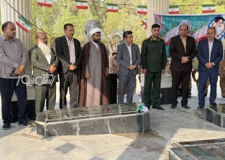 آغاز هفته دفاع مقدس در بستک با غبارروبی قبور شهدا و رژه موتوری