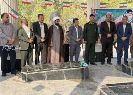 آغاز هفته دفاع مقدس در بستک با غبارروبی قبور شهدا و رژه موتوری