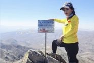 صعود بانوی کوهنورد بستکی به بام کرمان